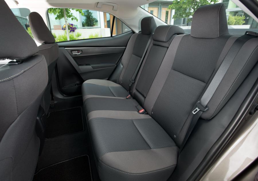 Toyota Corolla LE 2016 года  (US) (фото 16 из 17)